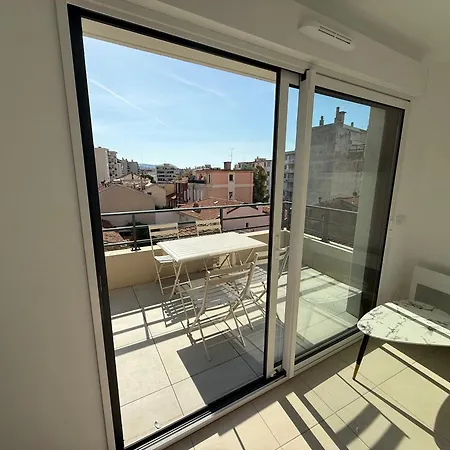 T2 Avec Terrasse Et Parking Prive Au Coeur De *