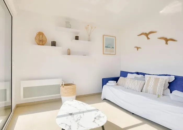 Apartman T2 Avec Terrasse Et Parking Prive Au Coeur De