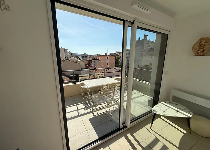 T2 Avec Terrasse Et Parking Prive Au Coeur De *