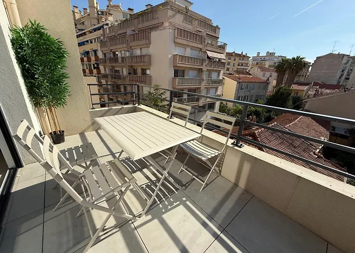 Apartman T2 Avec Terrasse Et Parking Prive Au Coeur De Nizza